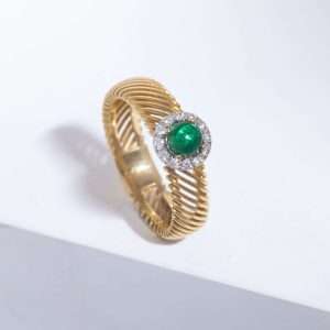 18K YELLOW GOLD RING WITH WHITE DIAMOND AND  EMERALD STONE