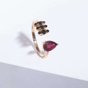 18K PINK GOLD RING WITH BLACK DIAMOND AND RUBY