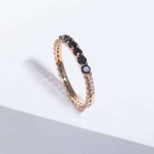 18K PINK GOLD RING WITH BLACK AND WHITE DIAMOND