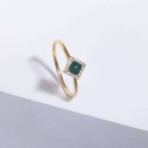 18K YELLOW GOLD RING WITH WHITE DIAMOND AND GREEN ENAMEL
