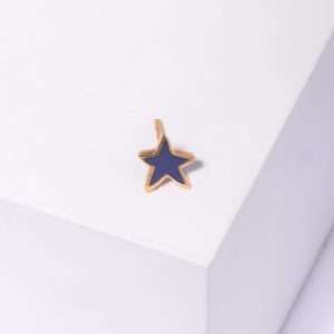 18K YELLOW GOLD SINGLE STAR EARRING WITH ENAMEL