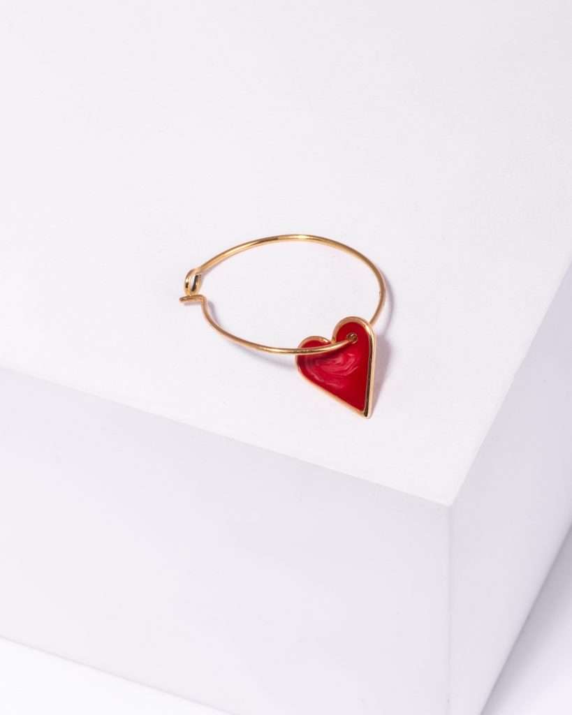18K YELLOW GOLD SINGLE HEART EARRING WITH RED ENAMEL