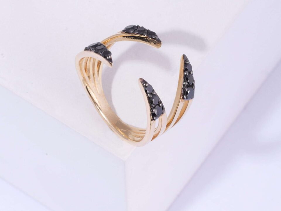 18K YELLOW GOLD OPEN RING WITH BLACK DIAMOND