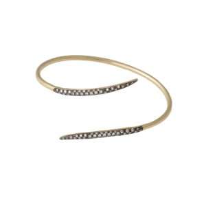 18K GOLD FLEXIBLE BANGLE WITH BLACK DIAMOND