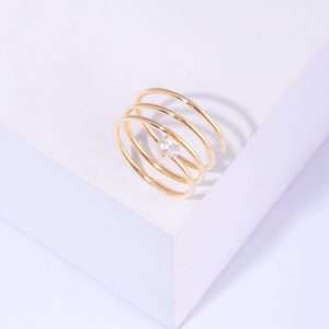 18K YELLOW GOLD RING WITH WHITE DIAMOND