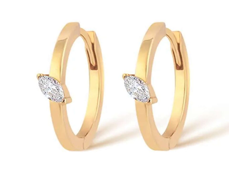 18K YELLOW GOLD EARRING WITH PEAR-SHAPED DIAMOND