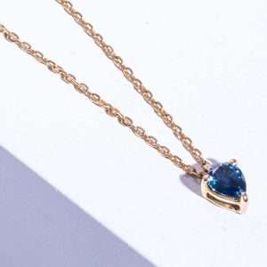 18K PINK GOLD NECKLACE WITH SAPPHIRE