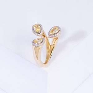 18K YELLOW GOLD OPEN RING WITH WHITE DIAMOND AND COLORED STONES