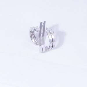 18K WHITE GOLD RING WITH WHITE DIAMOND