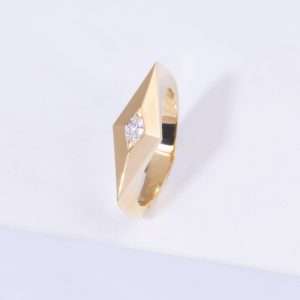 18K YELLOW GOLD RING WITH WHITE DIAMOND