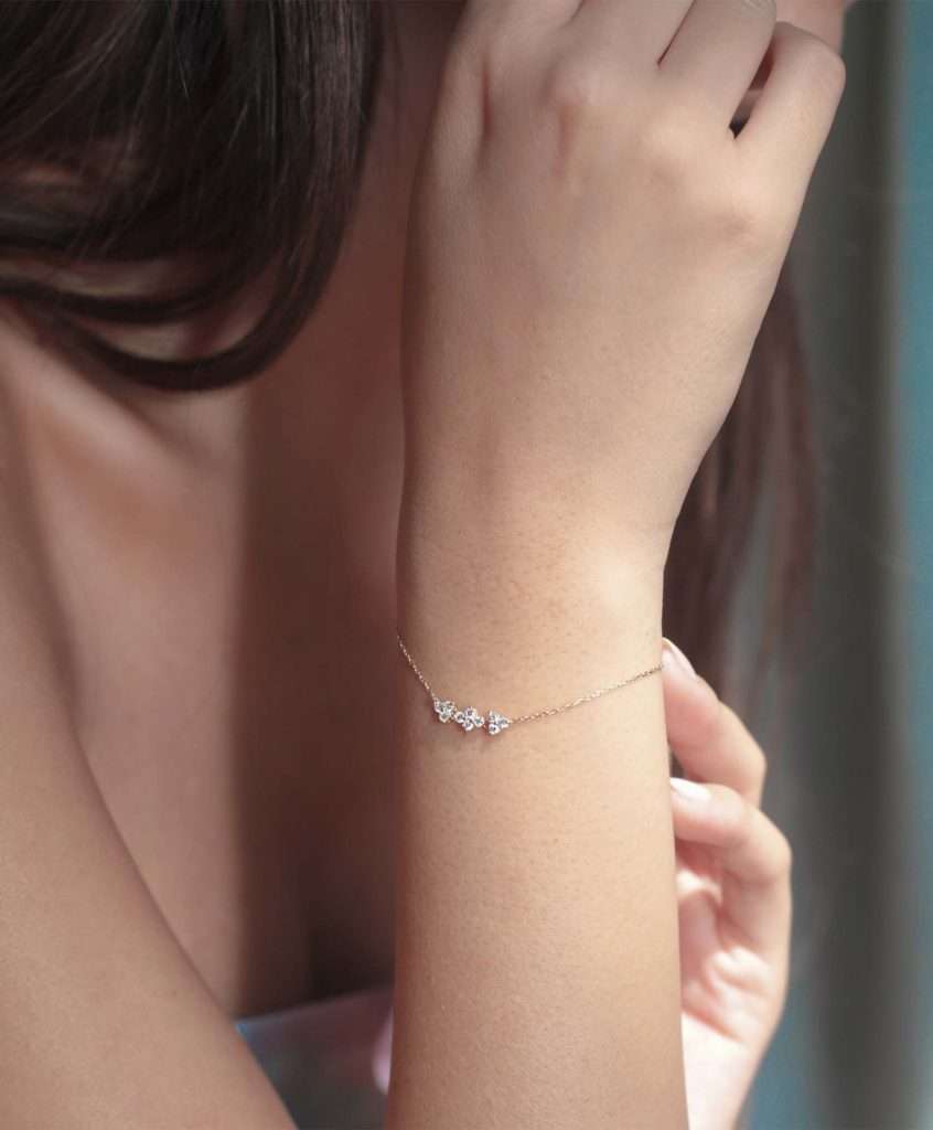 18K YELLOW GOLD TRINITY BRACELET WITH WHITE DIAMOND