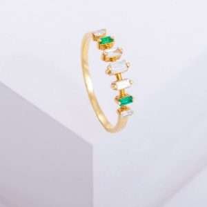 18K YELLOW GOLD RING WITH WHITE DIAMOND