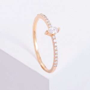 18K PINK GOLD RING WITH WHITE DIAMOND