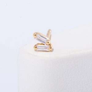 18K YELLOW GOLD SINGLE EARRING WITH WHITE DIAMOND