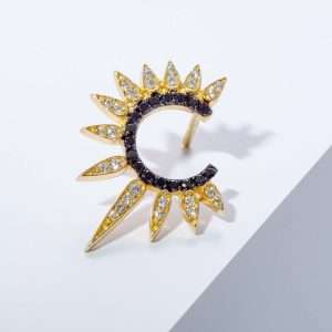 18K YELLOW GOLD SINGLE EARRING WITH WHITE AND BLACK DIAMOND