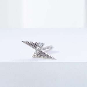 18K WHITE GOLD SINGLE EARRING WITH WHITE DIAMOND