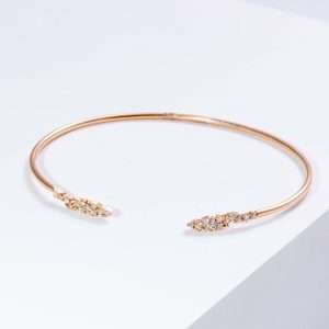 18K PINK GOLD BANGLE WITH WHITE DIAMOND