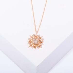 18K PINK GOLD NECKLACE WITH WHITE DIAMOND