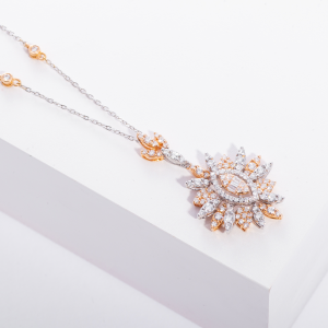 18K WHITE AND PINK GOLD NECKLACE WITH WHITE DIAMOND