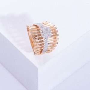 18K PINK GOLD RING WITH WHITE DIAMOND