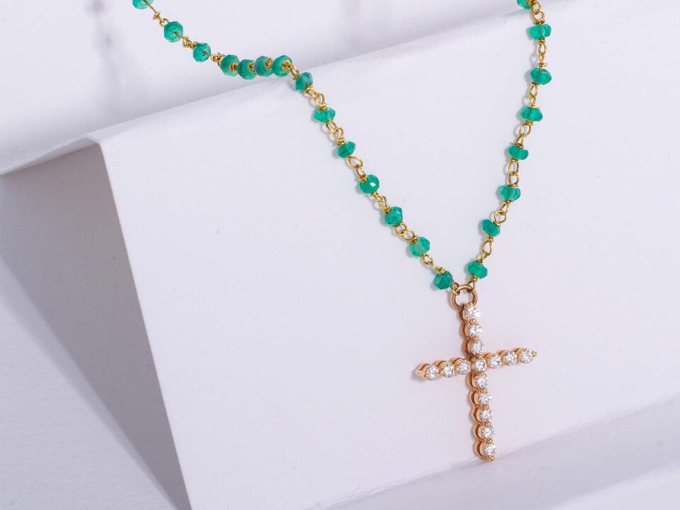 18K PINK GOLD CROSS NECKLACE WITH EMERALD AND WHITE DIAMOND