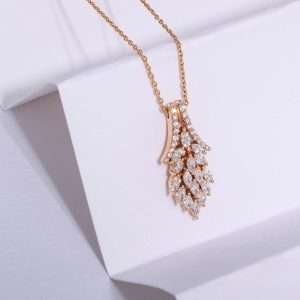 18K PINK GOLD NECKLACE WITH WHITE DIAMOND