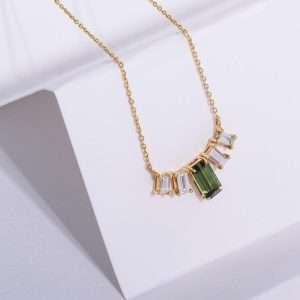 18K YELLOW GOLD NECKLACE WITH WHITE DIAMOND AND GREEN TOURMALINE