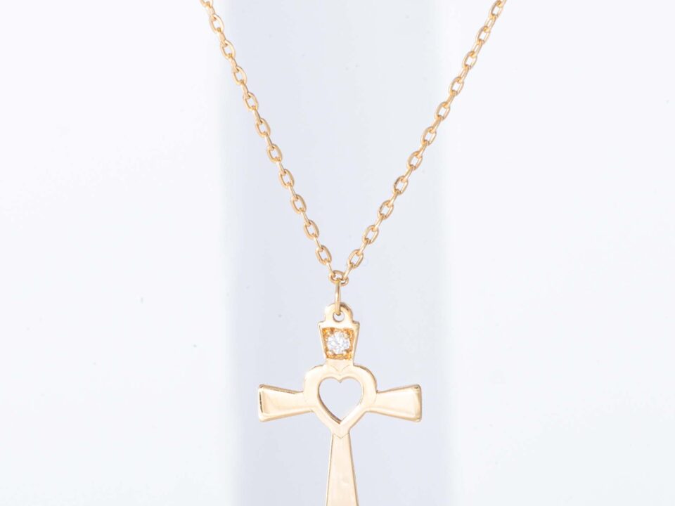 18K YELLOW GOLD CROSS NECKLACE WITH WHITE DIAMOND