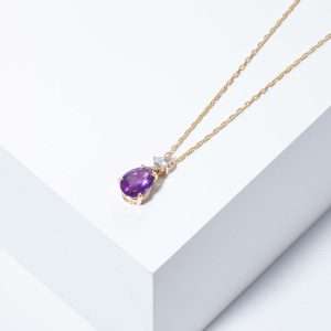 18K YELLOW GOLD NECKLACE WITH WHITE DIAMOND AND PURPLE STONE