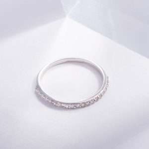 18K WHITE GOLD WEDDING RING WITH WHITE DIAMOND