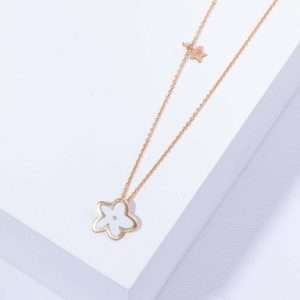 18K YELLOW GOLD FLOWER PENDANT