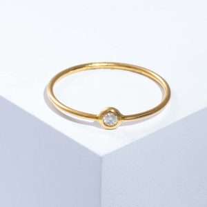 18K YELLOW GOLD RING WITH WHITE DIAMOND