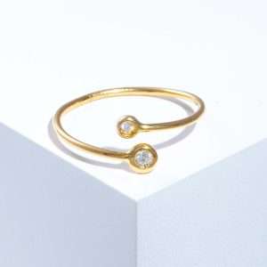 18K YELLOW GOLD RING WITH WHITE DIAMOND