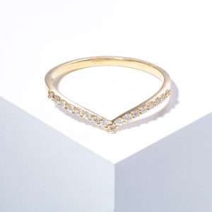 18K YELLOW GOLD RING WITH  WHITE DIAMOND