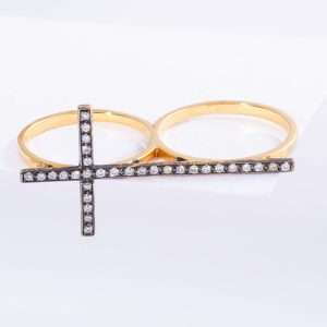 18K YELLOW GOLD RING WITH WHITE DIAMOND