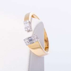 18K YELLOW GOLD RING WITH WHITE DIAMOND