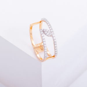 18K PINK GOLD RING WITH WHITE DIAMOND