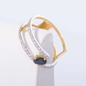 18K YELLOW GOLD RING WITH  WHITE DIAMOND AND BLUE SAPPHIRE