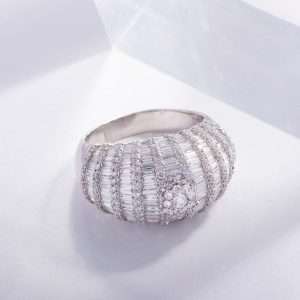 18K WHITE GOLD WITH WHITE DIAMOND