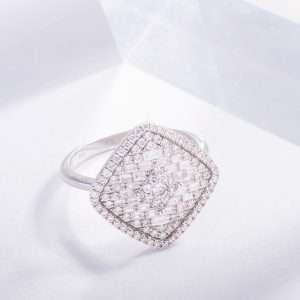 18K WHITE GOLD WITH WHITE DIAMONDS