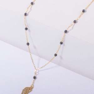 18K YELLOW GOLD NECKLACE WITH HEMATITE STONE AND FEATHER