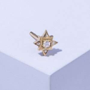 18K YELLOW GOLD SINGLE STUD EARRING WITH WHITE DIAMOND