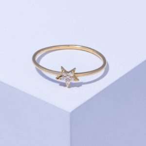 18K YELLOW GOLD RING WITH WHITE DIAMOND