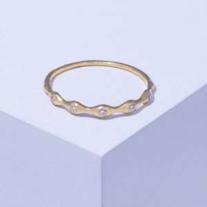 18K YELLOW GOLD RING WITH WHITE DIAMOND