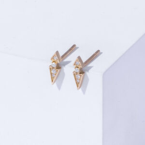 18K YELLOW GOLD PAIR STUD EARRING WITH WHITE DIAMOND