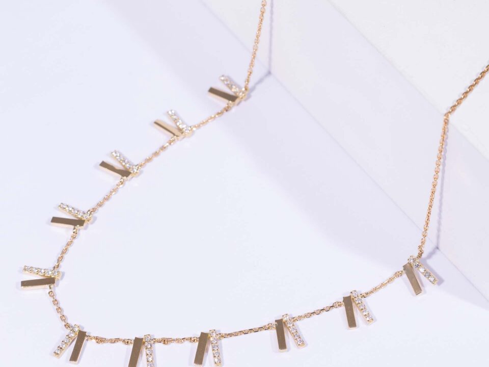 18K YELLOW GOLD NECKLACE WITH WHITE DIAMOND