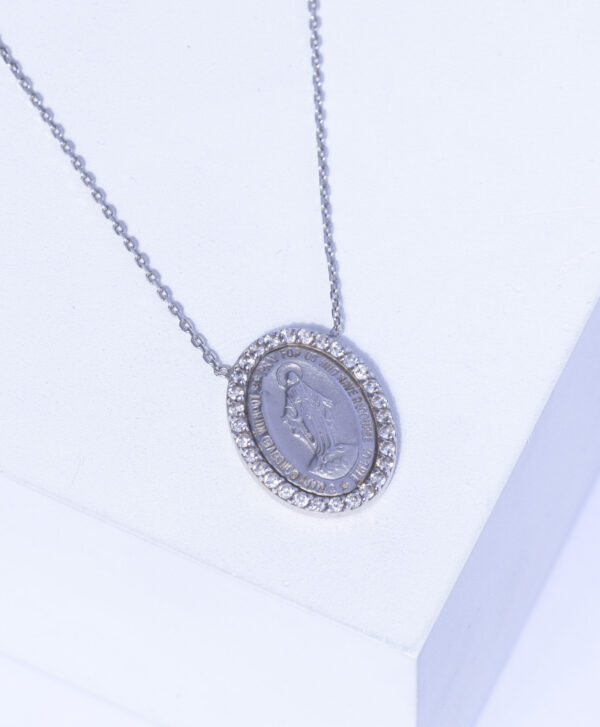 18K WHITE GOLD VIRGIN MARY NECKLACE WITH WHITE DIAMOND