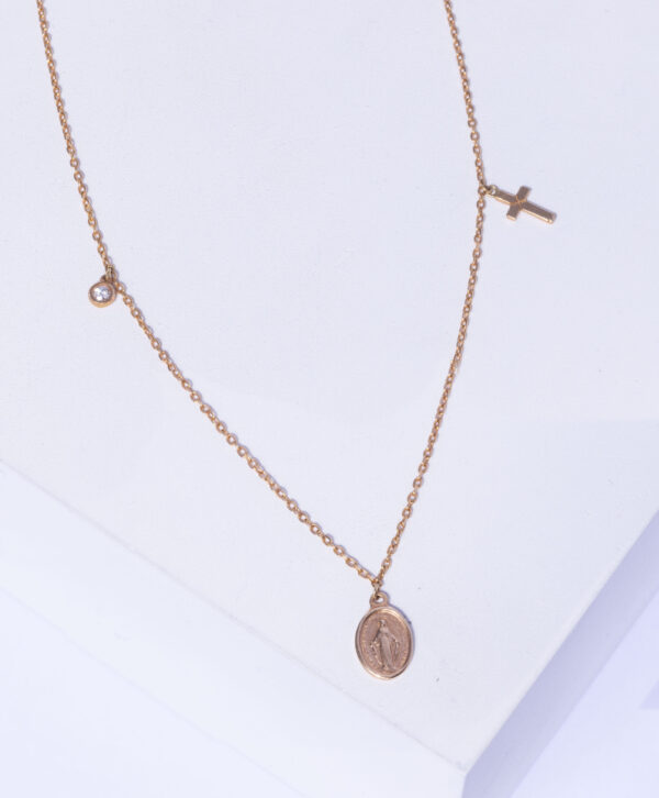 18K YELLOW GOLD CROSS AND VERGIN MARY WITH WHITE DIAMON