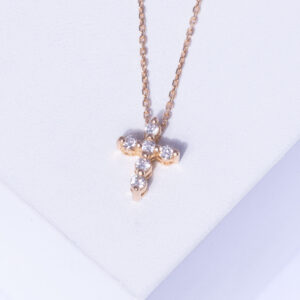 18K YELLOW GOLD CROSS NECKLACE WITH WHITE DIAMOND