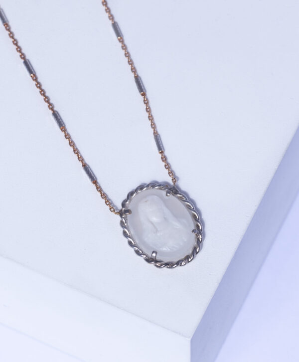 18K PINK GOLD NECKLACE WITH WHITE CAMEO